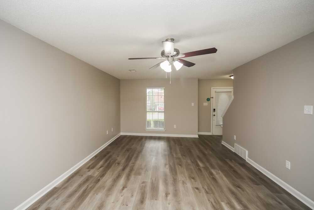 7228 Hunters Horn Dr - Photo 4 of 17