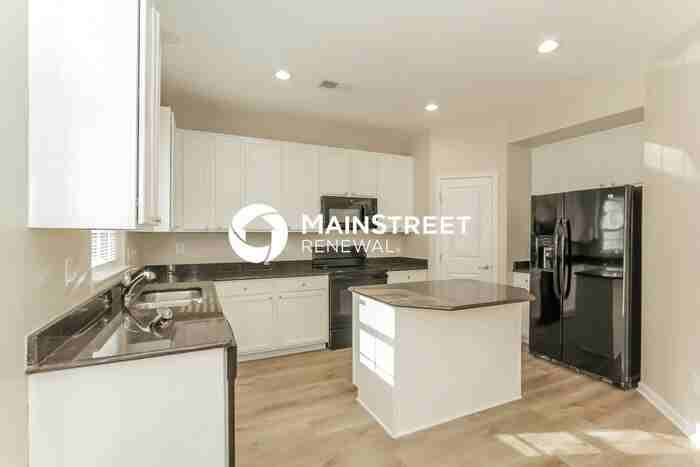 16611 Crimson Sargent Dr - Photo 7 of 17