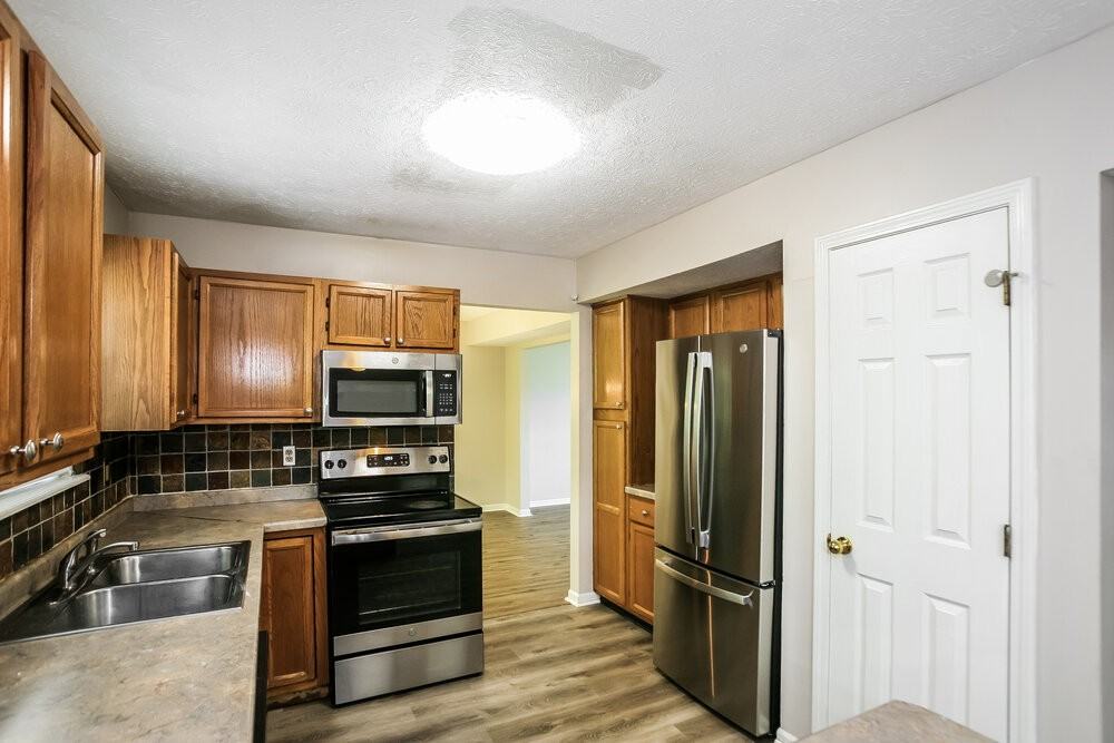 2946 Scottsdale Dr - Photo 7 of 17