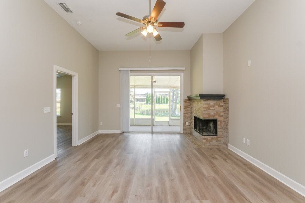 10243 Allenwood Dr - Photo 4 of 19