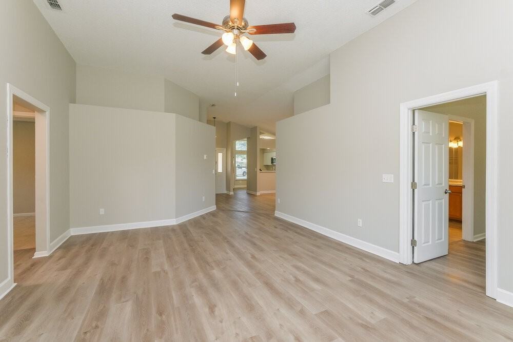 10243 Allenwood Dr - Photo 5 of 19