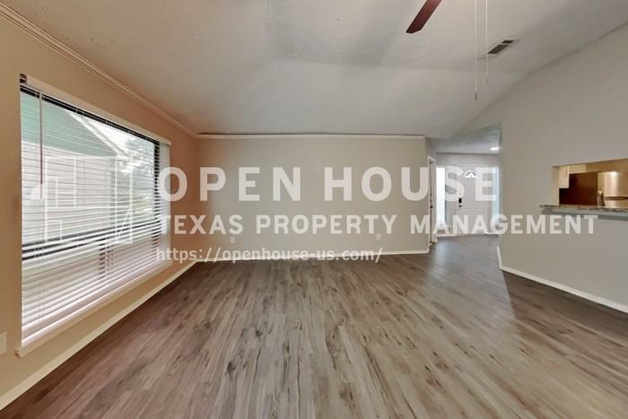 4718 Lost Lake Ln - Photo 5 of 20