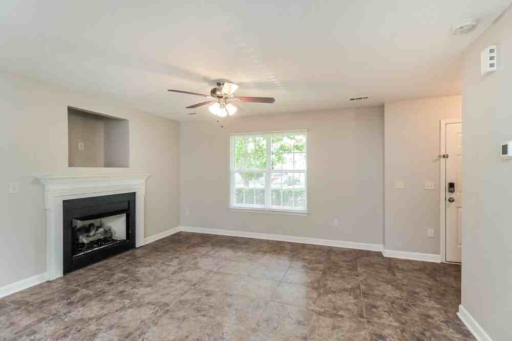 2648 Reid Park Ln - Photo 6 of 17