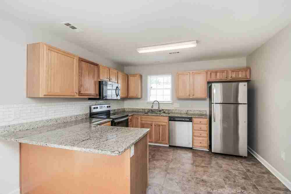 2648 Reid Park Ln - Photo 7 of 17