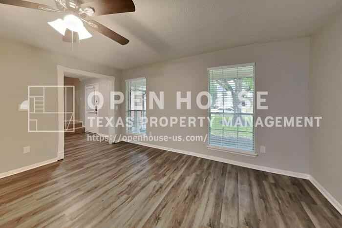 9322 Bayou Bluff Dr - Photo 4 of 22