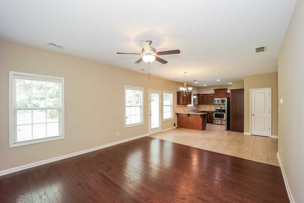 114 Saint Charles Pl - Photo 5 of 17