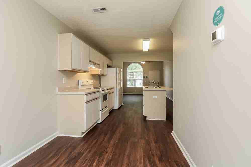 1464 Rochester Dr - Photo 6 of 17