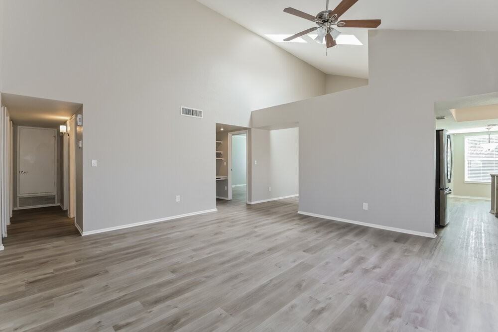 10162 E Stella Rd - Photo 4 of 16