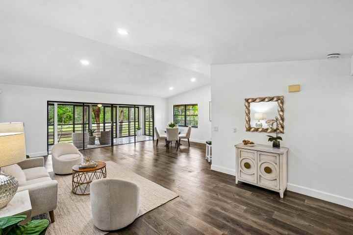 11177 Aspen Glen Drive - Photo 7 of 10