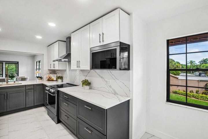 11177 Aspen Glen Drive - Photo 4 of 10