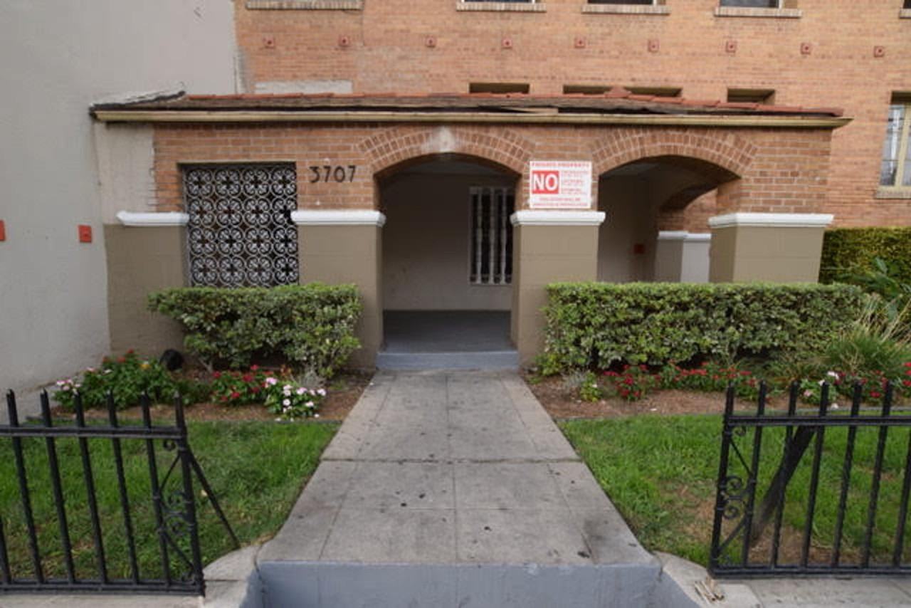 GRM - Gramercy Apartments - Photo 2 of 4