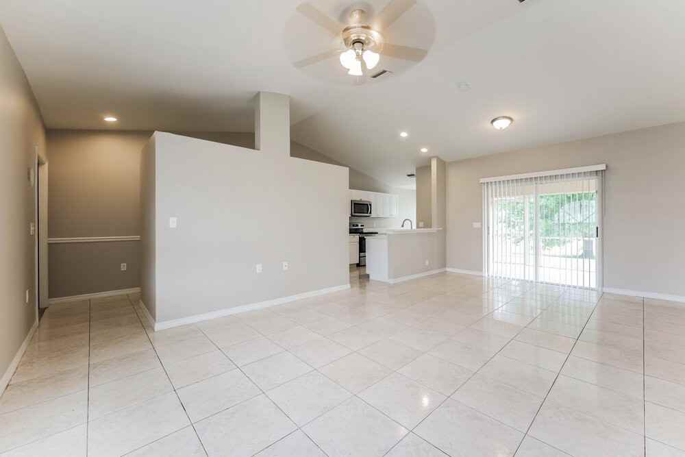 3731 15th St W - Photo 3 of 19