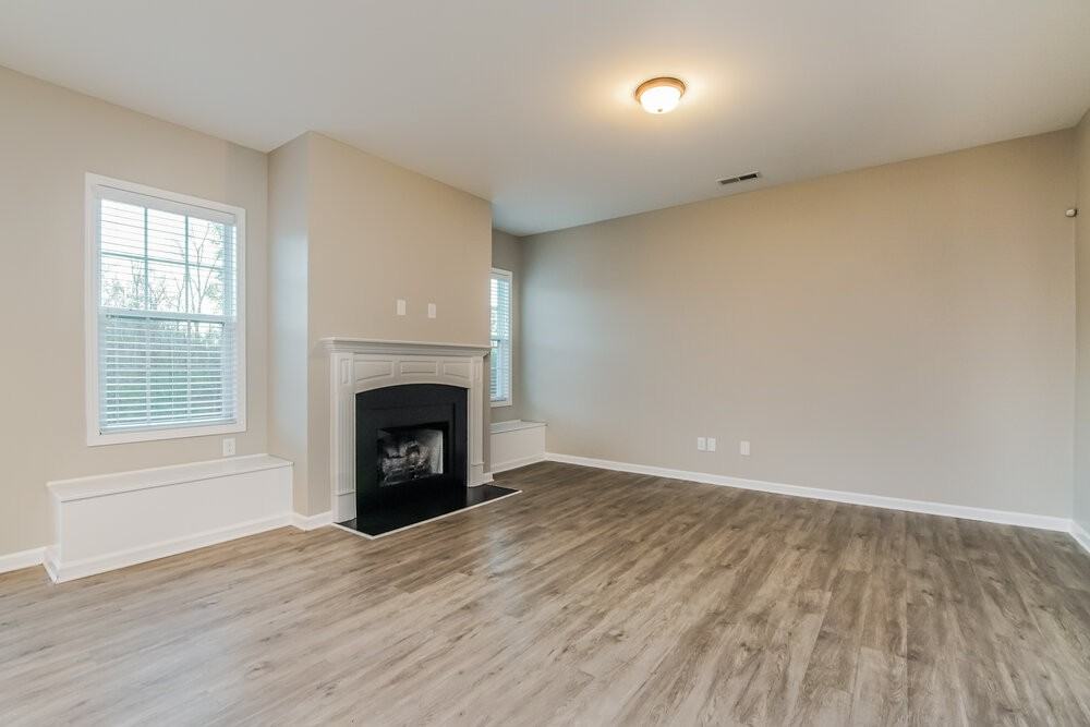 105 Sloan Dr - Photo 4 of 16