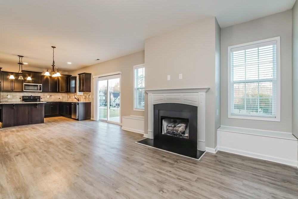 105 Sloan Dr - Photo 5 of 16