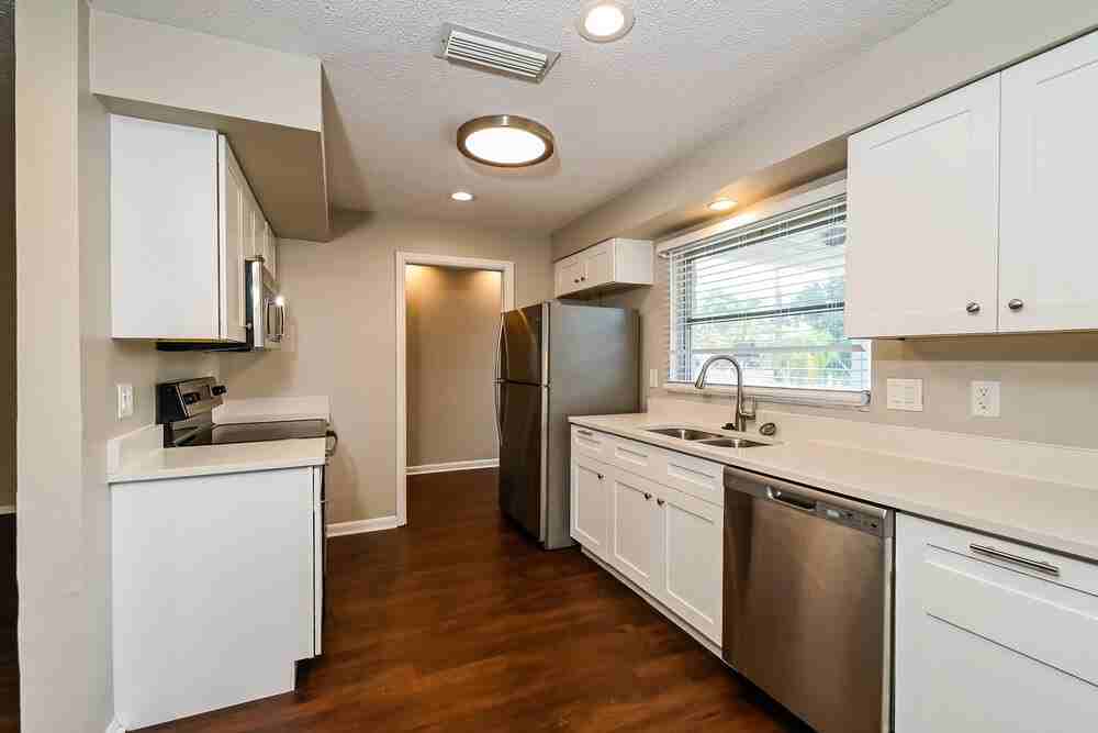 712 Canterbury Rd - Photo 5 of 16