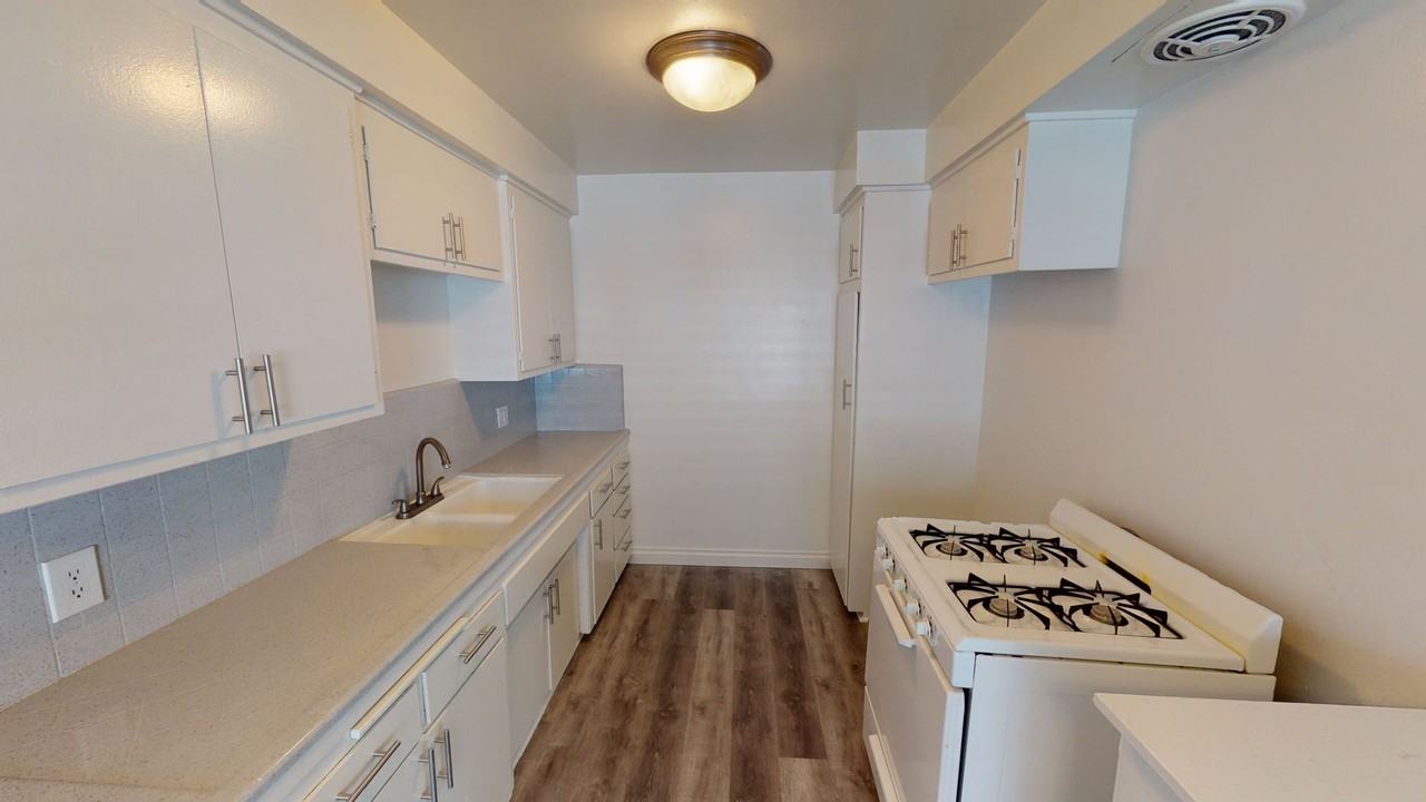 Stanley Gardens Apts - Photo 4 of 5