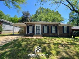 featured image of 4040 Sandburg St