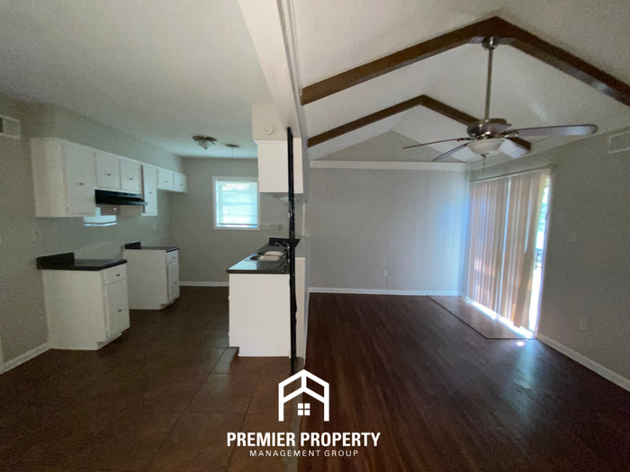 4040 Sandburg St - Photo 5 of 23
