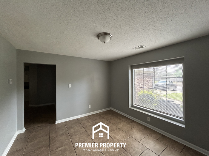 7126 Autumn Forrest Dr - Photo 3 of 25