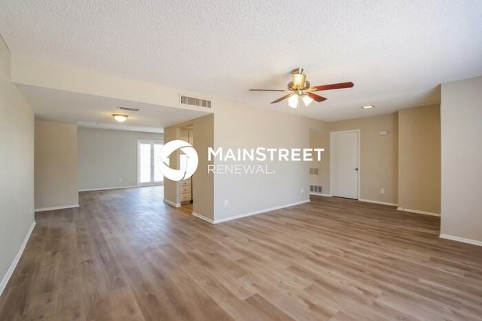 15202 N 38th Ave - Photo 3 of 16