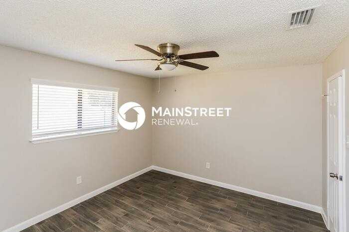 10405 Kinslow Dr - Photo 7 of 16