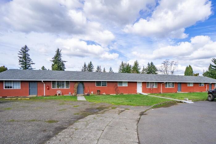 824 Ne 106th Ave - Photo 5 of 26