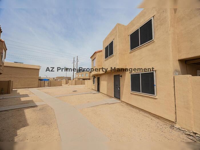 4615 E Jones Ave - Photo 3 of 23