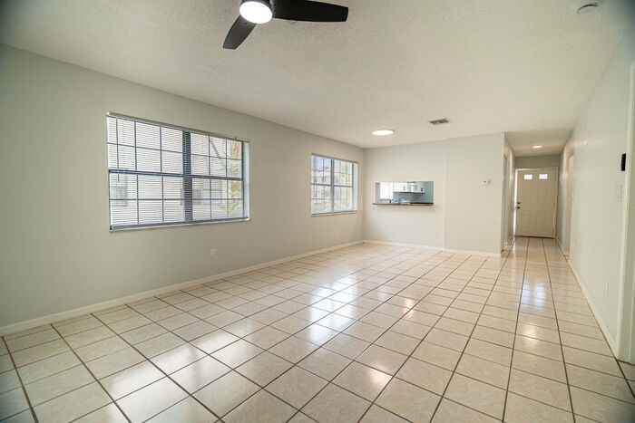 5254 Treetops Dr - Photo 5 of 22