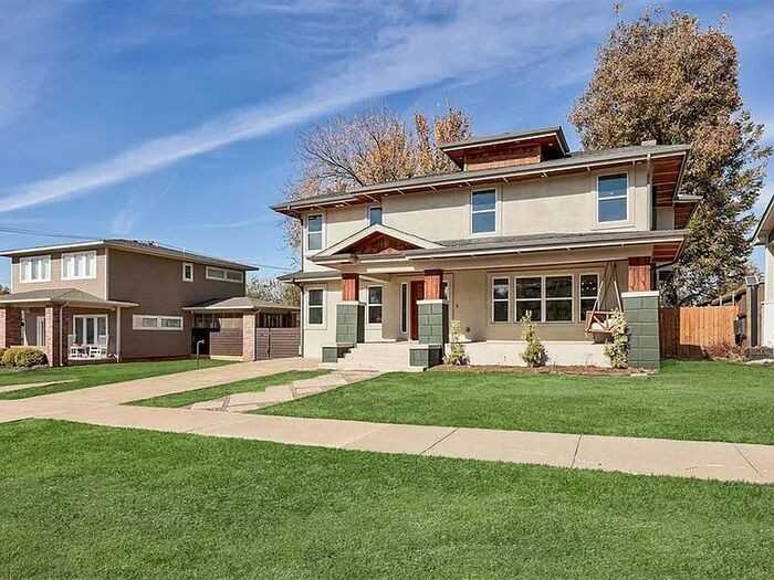 213 Ne 14th St - Photo 2 of 38