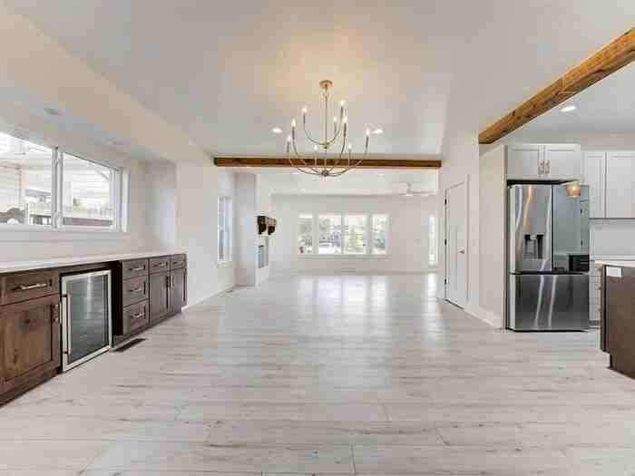 213 Ne 14th St - Photo 6 of 38