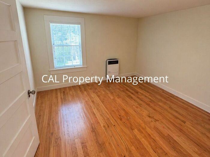 25356 Markham Ln - Photo 3 of 8