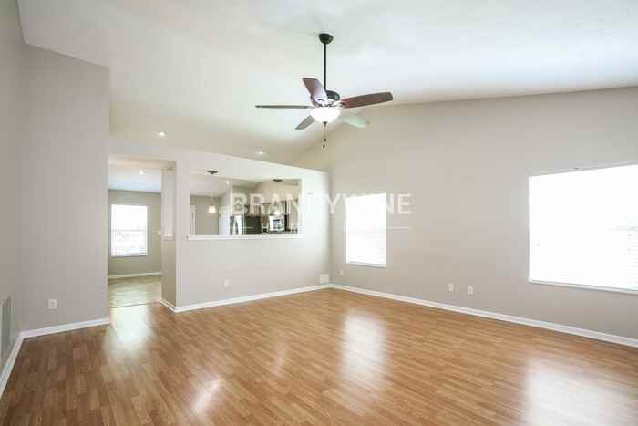 3236 Weller Dr - Photo 6 of 20