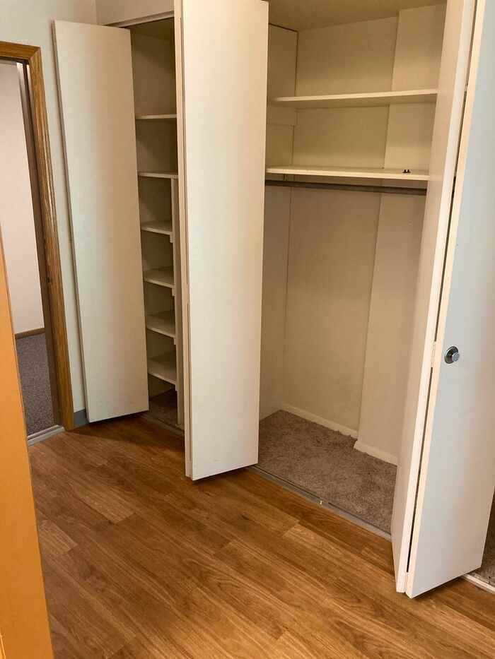 2700 E Washington St #12 - Photo 7 of 14