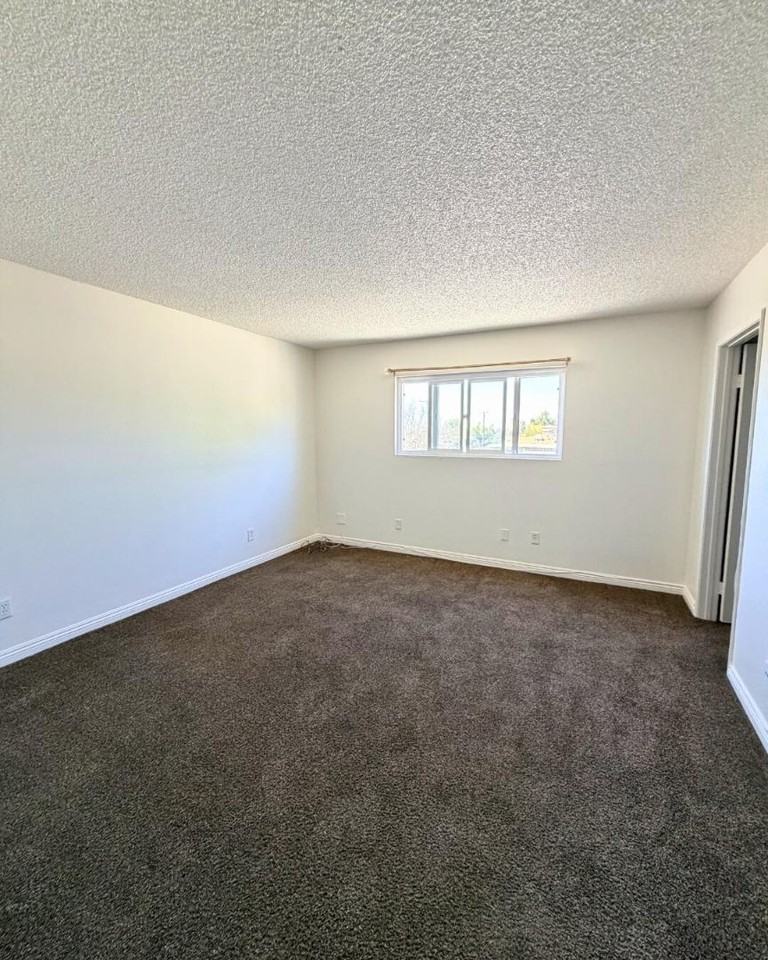 8026 Juniper Ave - Photo 7 of 20