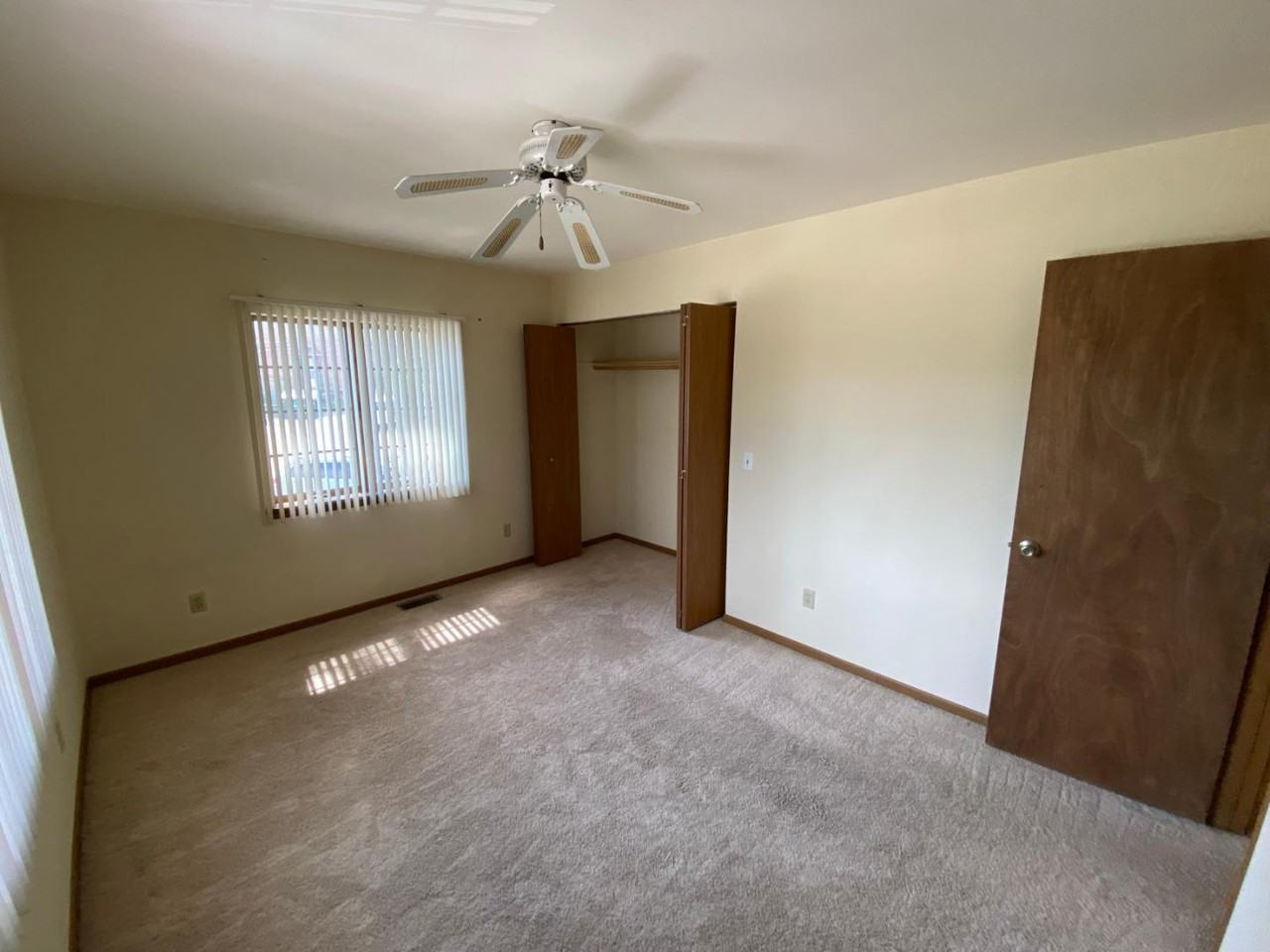 72 W Washington Street - Photo 7 of 8