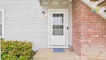 featured image of 1717 S Cypress St