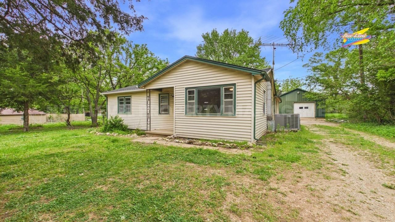 4704 Sw 101st Ter - Photo 3 of 20