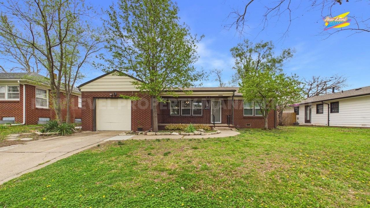 886 S Fabrique Dr - Photo 2 of 20