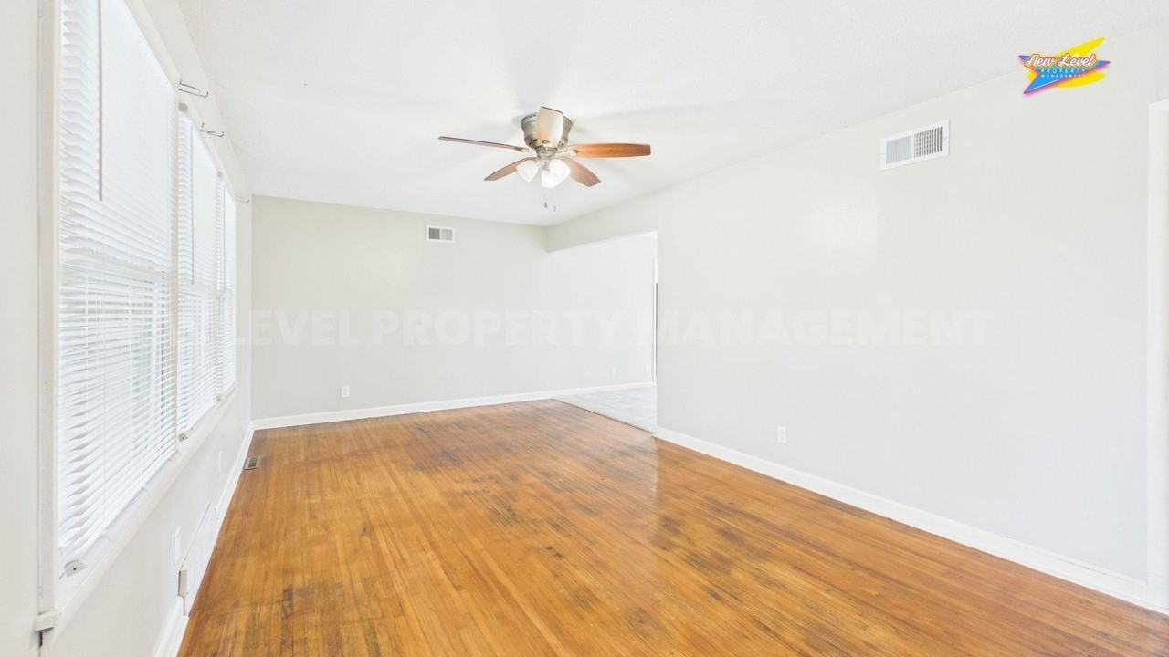 886 S Fabrique Dr - Photo 3 of 20