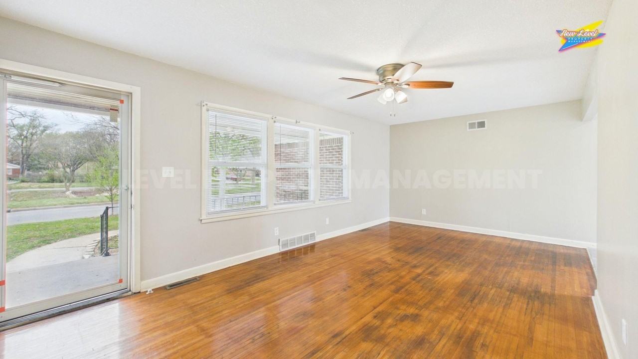 886 S Fabrique Dr - Photo 5 of 20