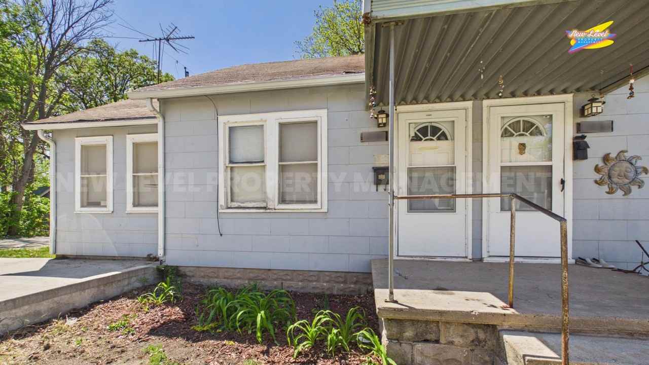 413 E 6th St - Photo 3 of 3