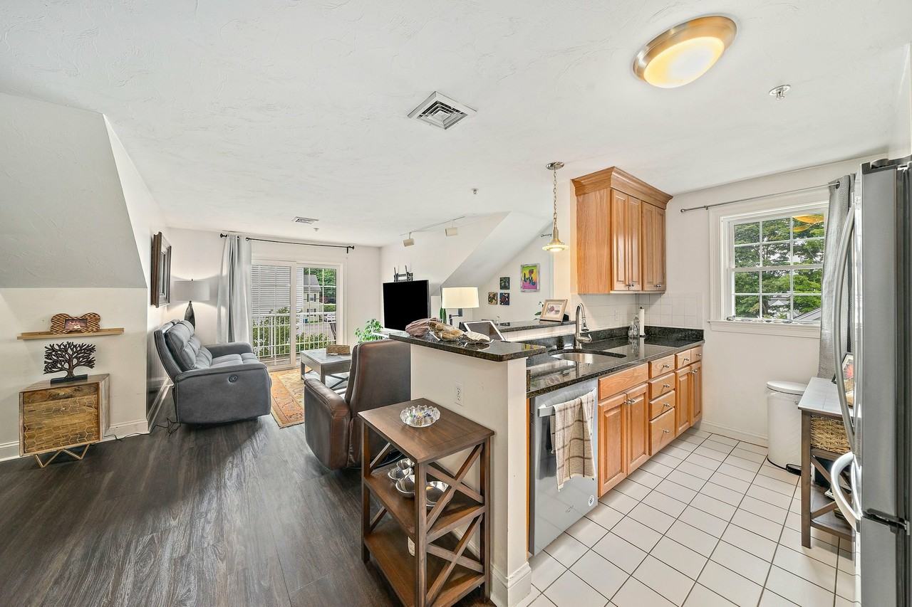 24 Wall St #E - Photo 3 of 15