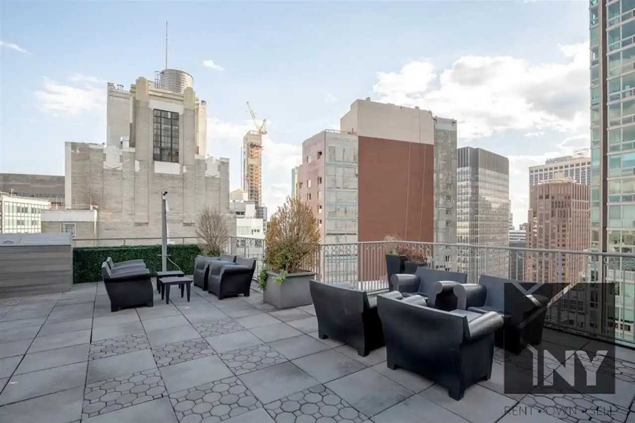 100 William St #2306 - Photo 7 of 7