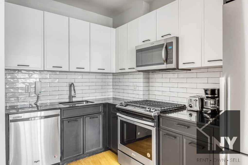 63 Hanover St #1201 - Photo 3 of 6