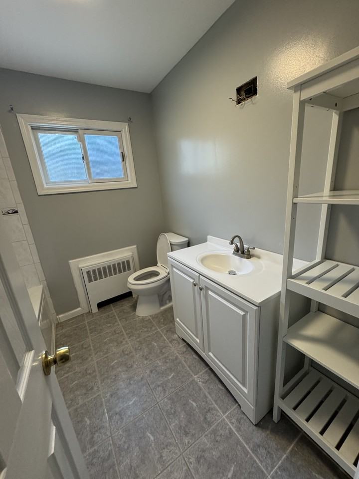 250 Soundview Road - Photo 4 of 13