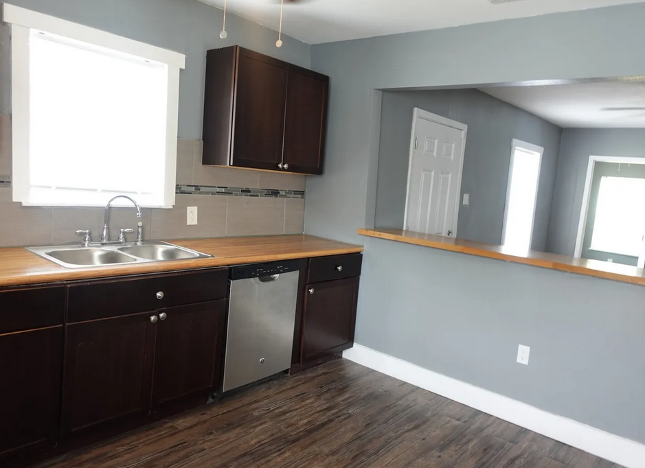 1106 Alametos - Photo 3 of 11