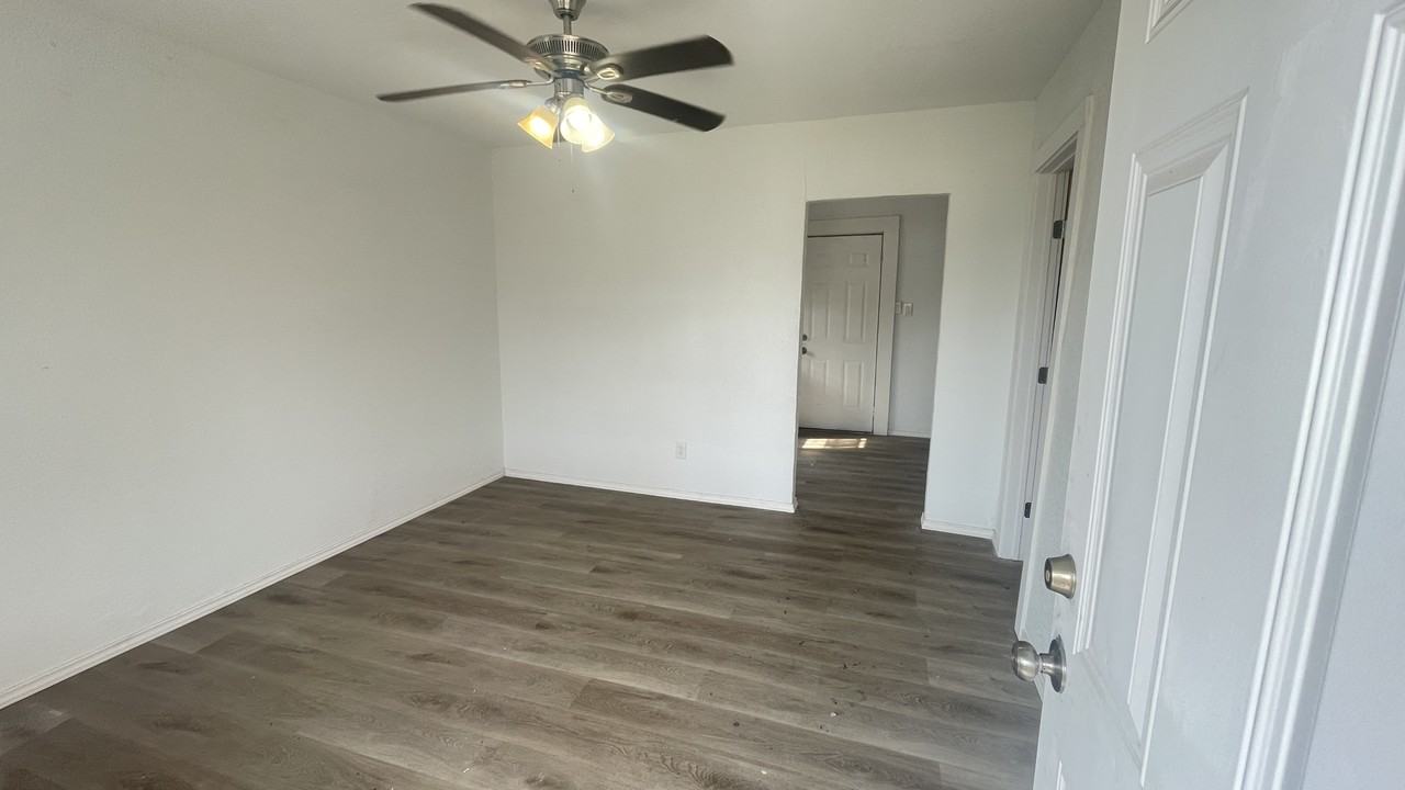 3017 Colima St #NA - Photo 2 of 7