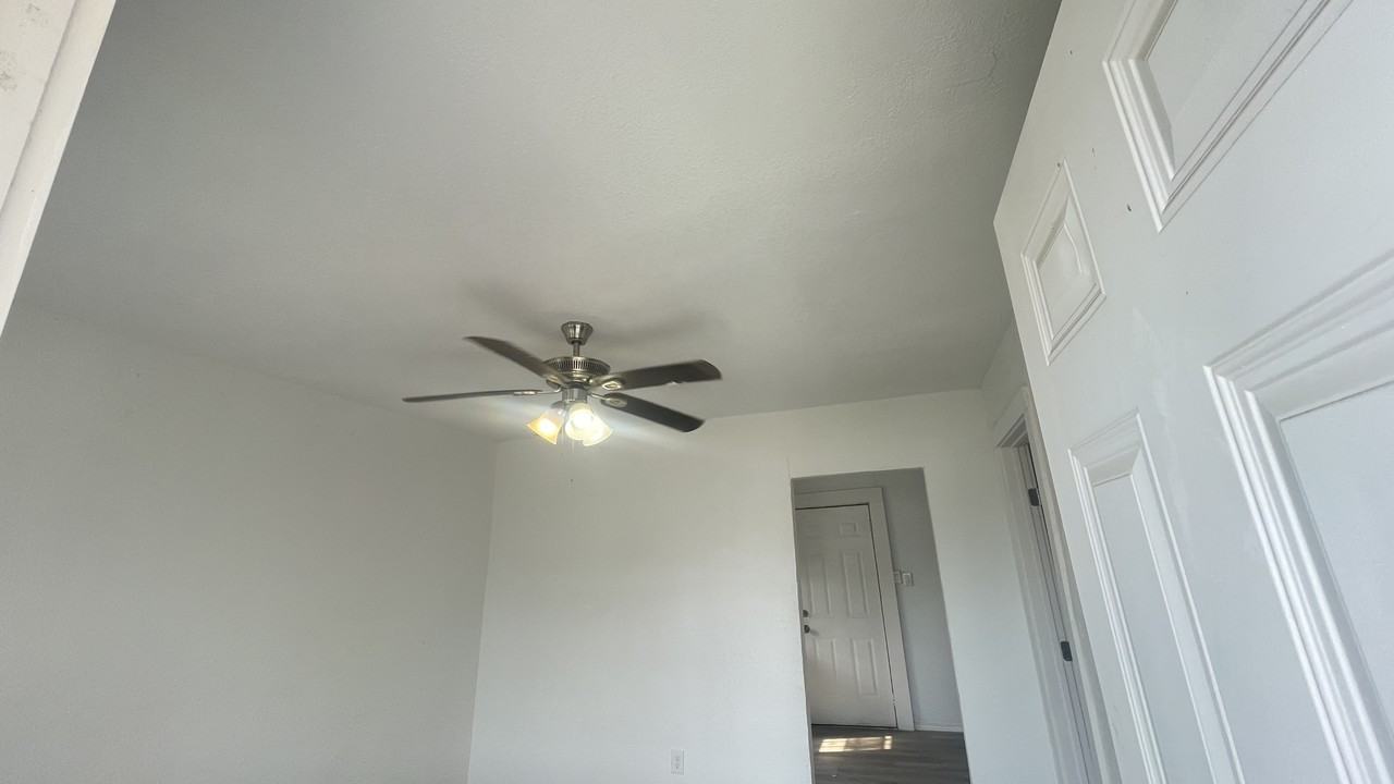 3017 Colima St #NA - Photo 7 of 7