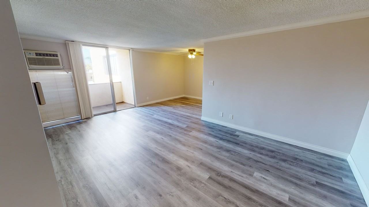 RMN - Romaine Apartments - Photo 2 of 4