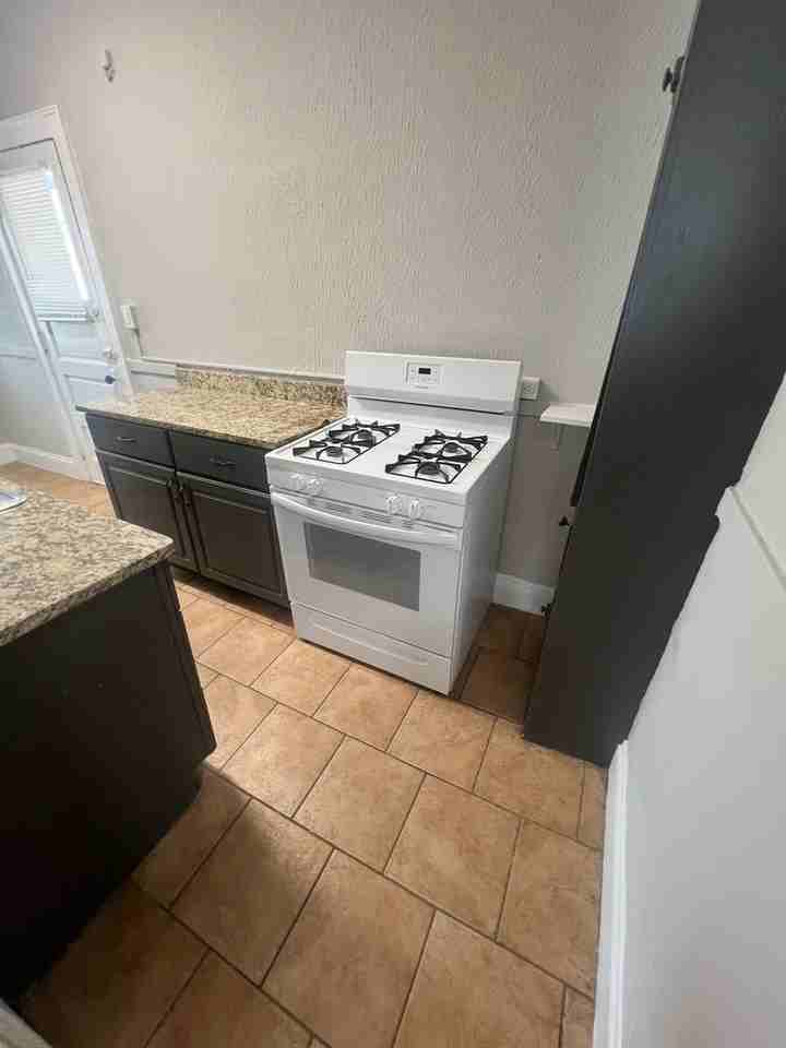 Traymore Apartments - Photo 3 of 14